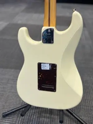 Store Special Product - FENDER AM PRO II STRAT RW OWT